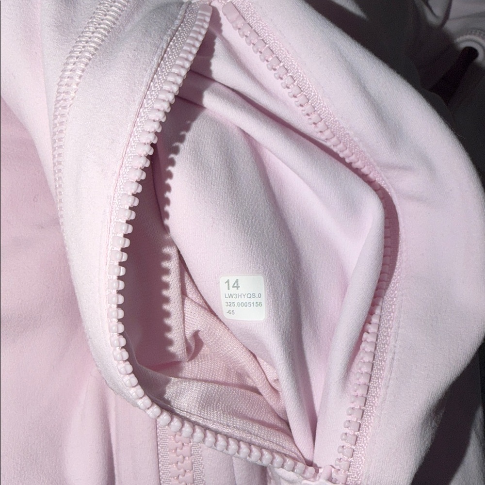Lululemon Define Cropped Jacket *Nulu
Blissful Pink size 14 - Picture 12 of 12